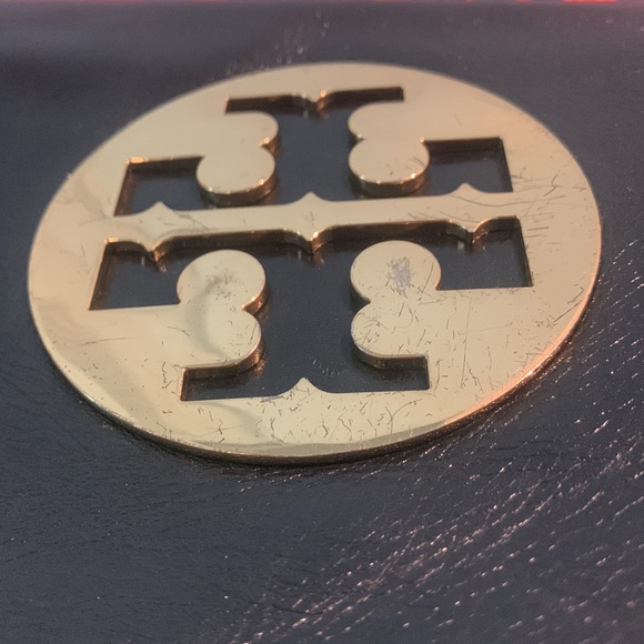 Tory Burch clutch with attachable shoulder strap - Picture 14 of 15